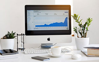 娱乐圈的塑料人设：顶流数据梦幻，不如小米机器人实干