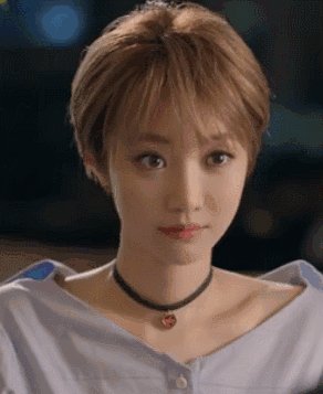 短发女神_郑爽短发造型_女明星个性短发图片大全