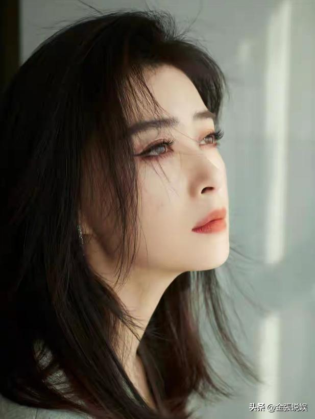 蒋欣离开娱乐圈_蒋欣王阳分手十三年不提前夫 娱乐圈高情商处理前任关系 蒋欣华妃演技与感情生活经历