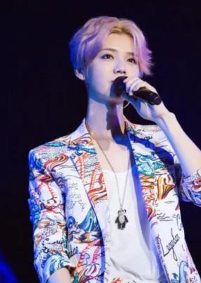 鹿晗生日现状_穿越娱乐圈ps鹿晗_鹿晗娱乐圈人缘变化