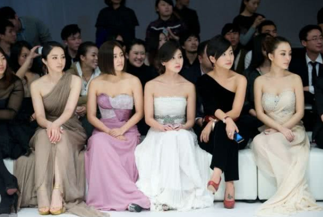 娱乐圈中最“犯邪”的一张照片,5人合照其中3人已经出事