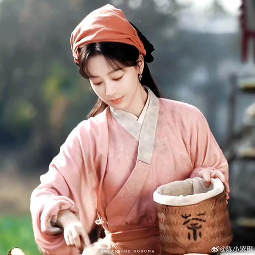 梦见女明星微笑_女生梦见女明星是什么预兆_梦见明星的女儿是什么意思