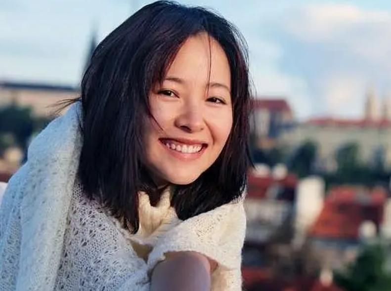 童瑶白玉兰视后争议_娱乐圈奖项质疑_娱乐圈的颁奖